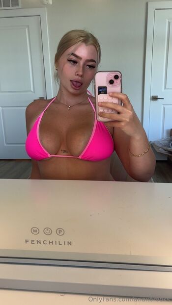 aria / ariaxbrooks nude photo #13