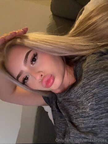 aria / ariaxbrooks nude photo #17