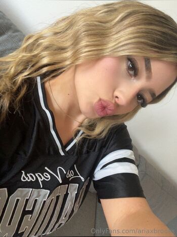 aria / ariaxbrooks nude photo #25