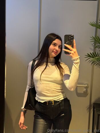 Ariel / ariel_juicy_ass nude photo #8