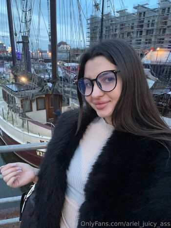 Ariel / ariel_juicy_ass nude photo #26