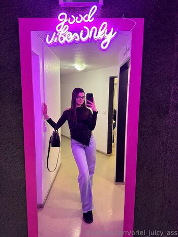 Ariel / ariel_juicy_ass nude photo #38