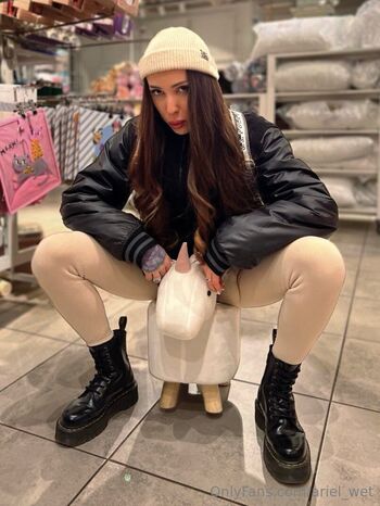 Ariel We / ariel_wet / peeariel nude photo #30