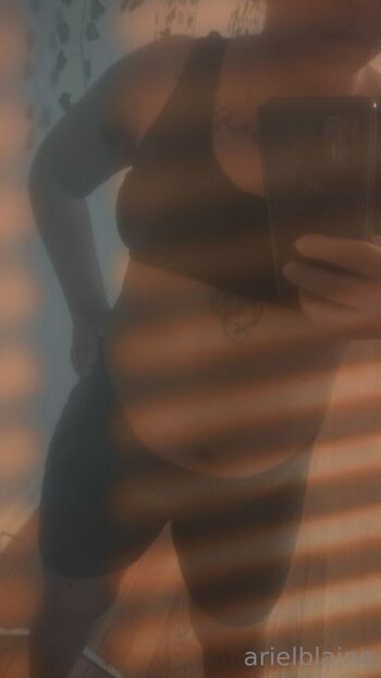 Ariel Blain / arielblaine nude photo #1