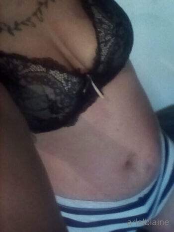 Ariel Blain / arielblaine nude photo #2