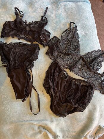 Ariella Ferrer / ariellaferrera nude photo #33