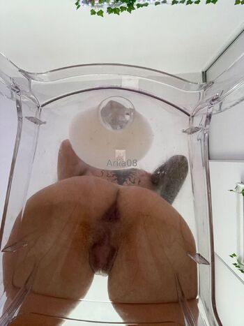 Ariia Guillar / ariia08free nude photo #9