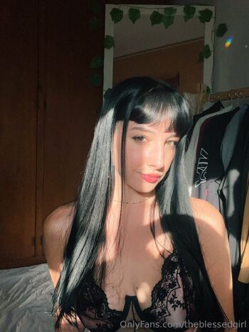 artemisamistress nude photo #2