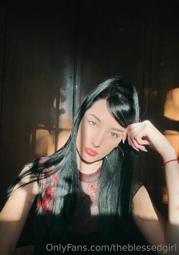 artemisamistress nude photo #4