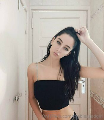 artemisamistress nude photo #5