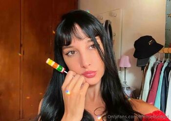 artemisamistress nude photo #8