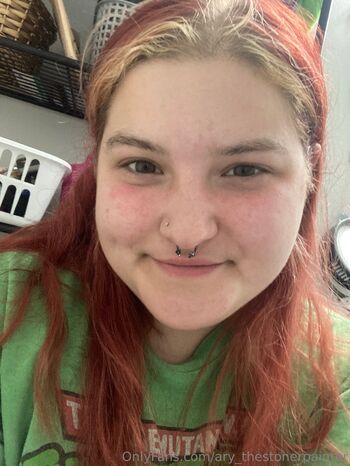 Ar / ary_thestonerpainter nude photo #1