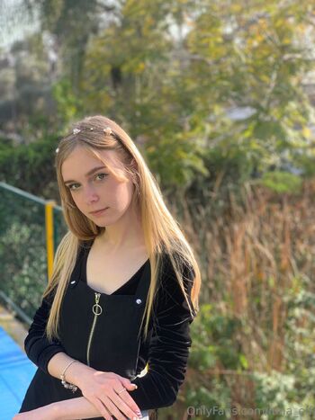 OnlyFans / arya_lune nude photo #21