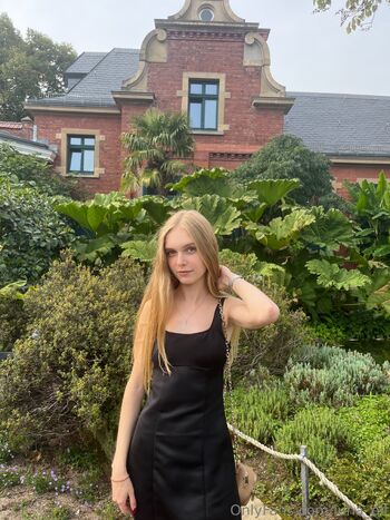 OnlyFans / arya_lune nude photo #23