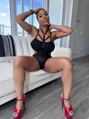 𝐋𝐎𝐀𝐃 𝐄𝐀𝐓𝐄𝐑 / aryanatv nude photo #33