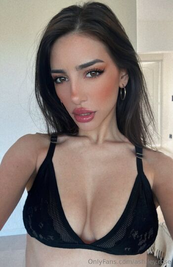 Ashley JUICY BUTT OF / ash.ley.rose / aashley.roseee nude photo #4