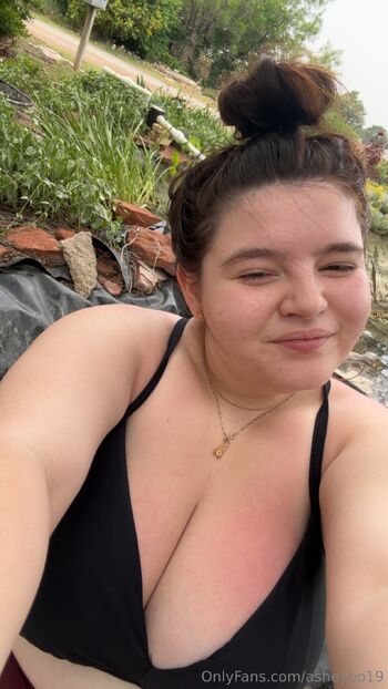 Ashlyn smit / asheybo19 nude photo #1