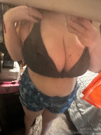 Ashlyn smit / asheybo19 nude photo #2