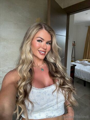 Ashley / ashfitblondi nude photo #7