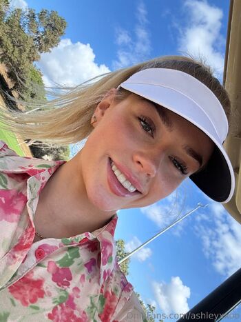 Ashley / ashhxxoo nude photo #6