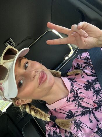 Ashley / ashhxxoo nude photo #7