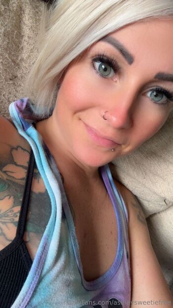 Ashlaysweeti / ashlaysweetiefree nude photo #12