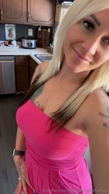 Ashlaysweeti / ashlaysweetiefree nude photo #38