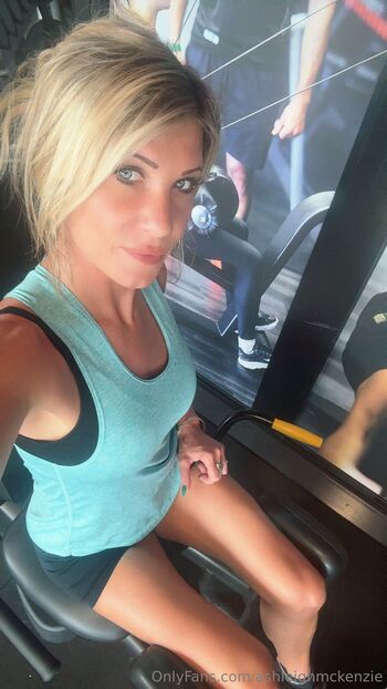 Ashleigh McKenzi / ashleighmckenzie nude photo #8