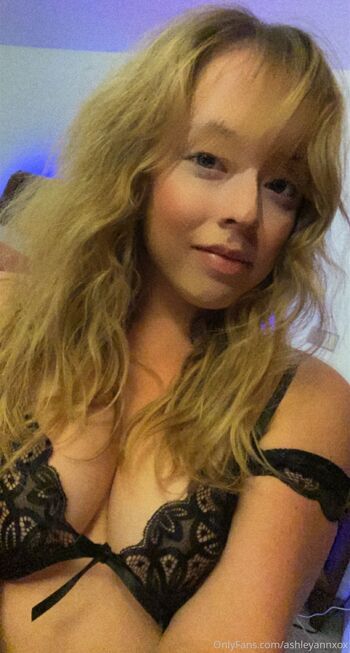 Ashley your e girlfrien / ashleyannxox nude photo #31