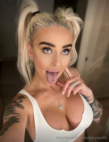 Ashley Blonde Tatted / ashleywolfx / ashley2wild / ashwolfxo nude photo #13