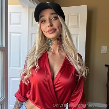 Ashley Wolf 1 EXPLOSIVE TEMPTATION / ashleywolfxo nude photo #17