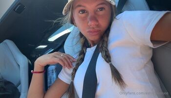 ashley ros / ashleyxrosee nude photo #11