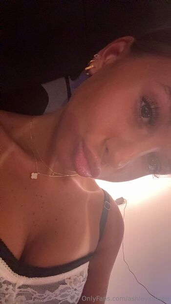 ashley ros / ashleyxrosee nude photo #18