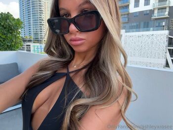 ashley ros / ashleyxrosee nude photo #19