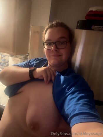Ashle / ashleyxsage nude photo #1