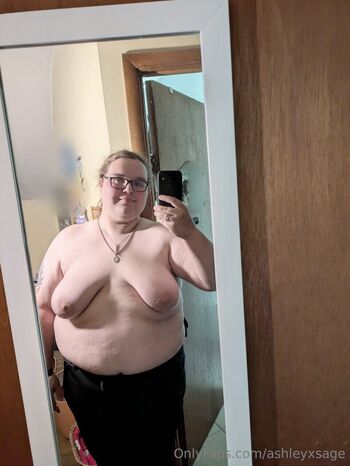 Ashle / ashleyxsage nude photo #6