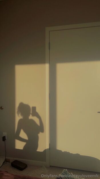 AshleyyLoveeMF / ashleyyloveemfc nude photo #16