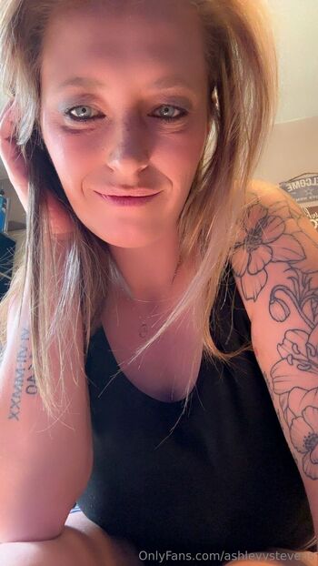 ASHLEY - YOUR FAVORITE COUNTRY MO / ashleyystevens nude photo #2