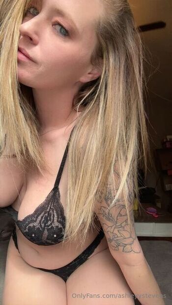 ASHLEY - YOUR FAVORITE COUNTRY MO / ashleyystevens nude photo #33