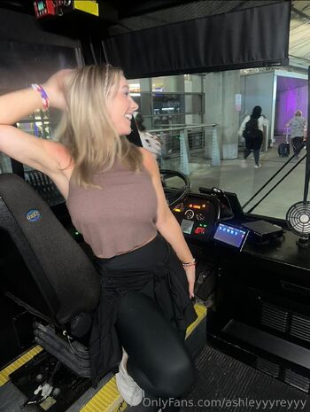 ashhhhh) / ashleyyyreyyy nude photo #13