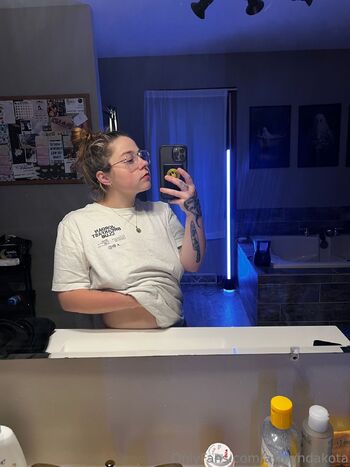 Ashlyn Dakot / ashlyndakota nude photo #5