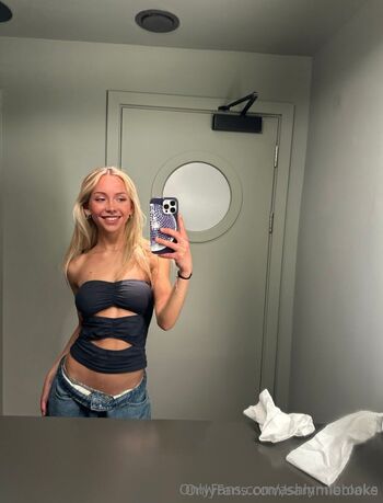 Ashlynn / ashlynnbrooks nude photo #13