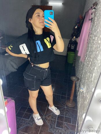 ashlyynbabyy nude photo #1