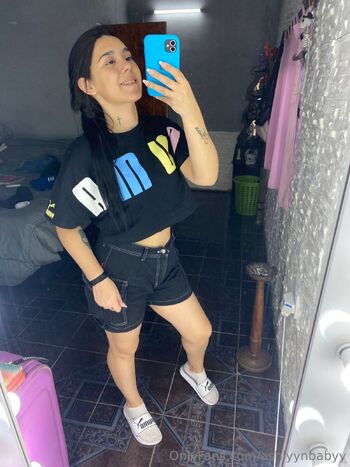 ashlyynbabyy nude photo #2