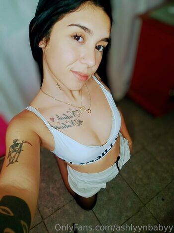 ashlyynbabyy nude photo #39