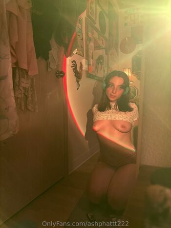 ash pa / ashphattt222 nude photo #1