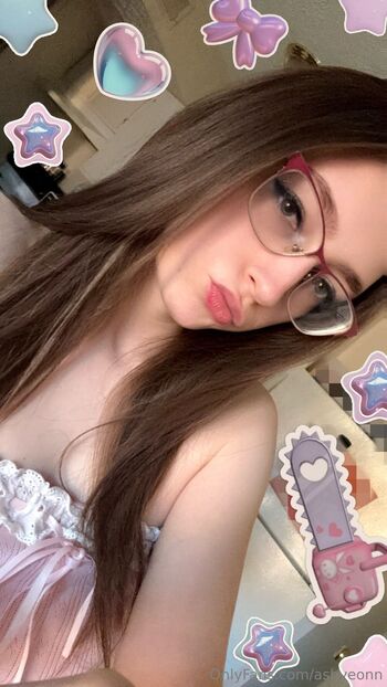 Ashley / ashveonn nude photo #4