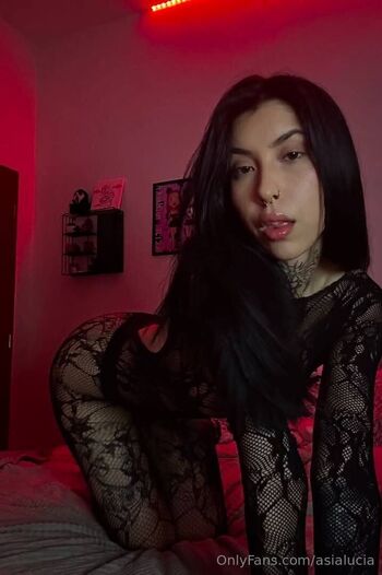 ASIA LUCIA / asialucia / asialuciaa / asialuciaaa nude photo #3