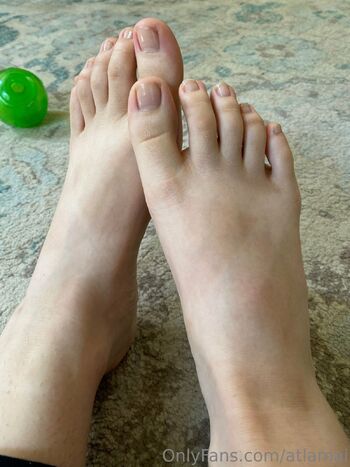 Mai Le / atlamai nude photo #6