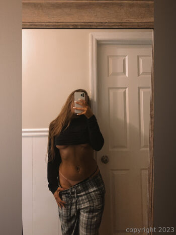 Keri / atlinaction2 nude photo #14